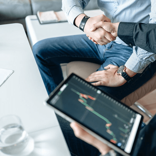 Quant Aura - Équipe d'experts en crypto-monnaies